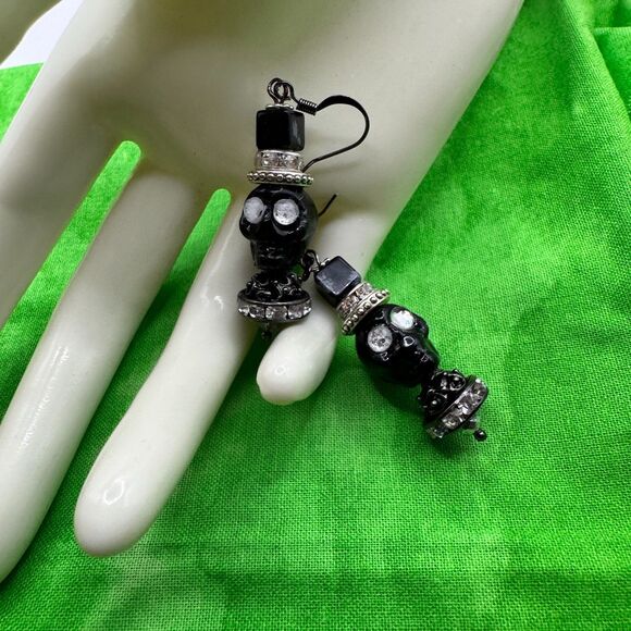 Black Skull Day of the Dead Dia de Muertos Dangle Earrings Halloween Women - Picture 6 of 8